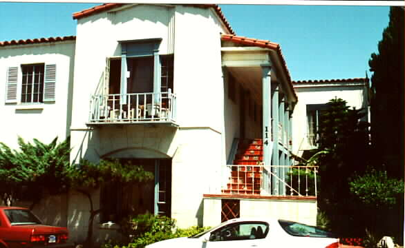 114 Roswell Ave in Long Beach, CA - Building Photo