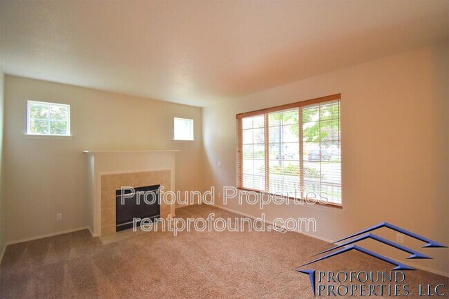 6055 SW 208th Pl in Beaverton, OR - Building Photo - Building Photo