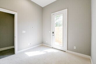 3215 Garrow St in Houston, TX - Building Photo - Building Photo