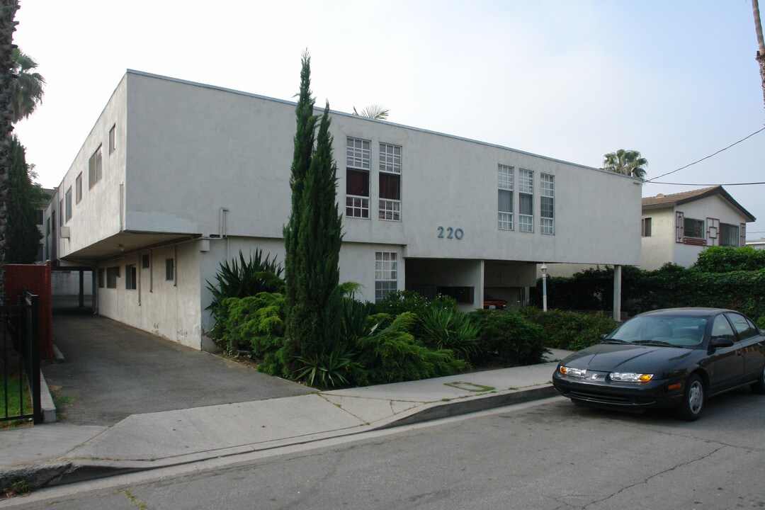 Spazier, 220 W in Burbank, CA - Building Photo