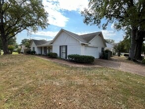 1764 Chertsy Dr in Germantown, TN - Building Photo - Building Photo