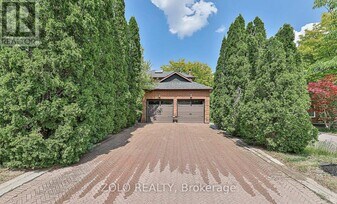 17 Hart St in Richmond Hill, ON - Building Photo