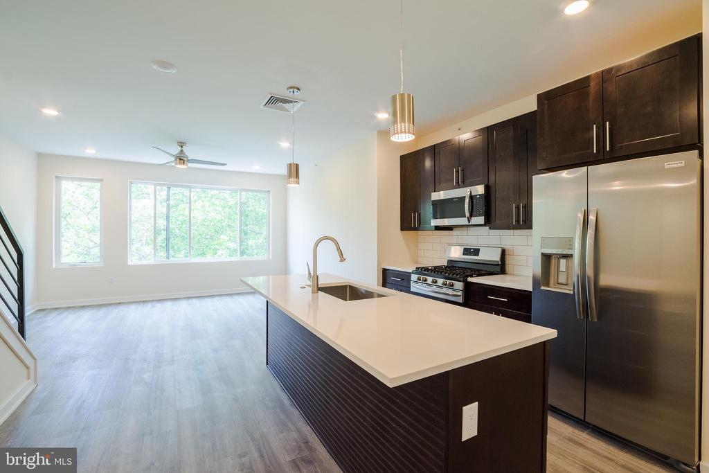 1300 S 24th St in Philadelphia, PA - Building Photo