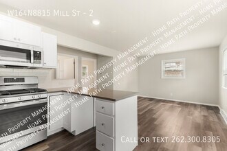 W164N8815 Mill St in Menomonee Falls, WI - Building Photo - Building Photo