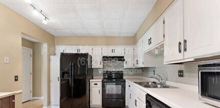 7390 Stewart Dr in Eden Prairie, MN - Building Photo - Building Photo