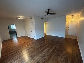 4434 Harlanwood Dr, Unit 221 in Fort Worth, TX - Foto de edificio - Building Photo