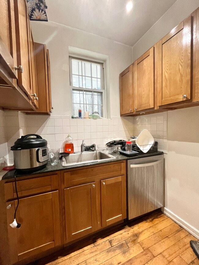 16 Copenger St, Unit 1