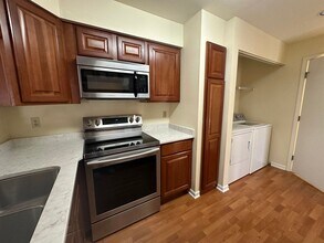 921 Harbor House Dr-Unit -921 Harbor House #2 in Madison, WI - Building Photo - Building Photo