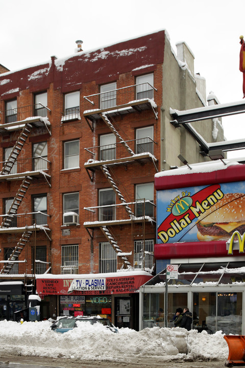 108 1st Ave in New York, NY - Foto de edificio