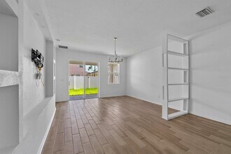 11824 Brighton Knoll Loop in Riverview, FL - Building Photo - Building Photo