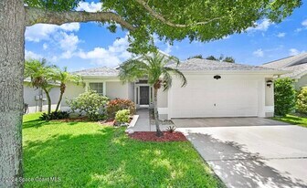 2711 Stratford Pointe Dr in West Melbourne, FL - Building Photo