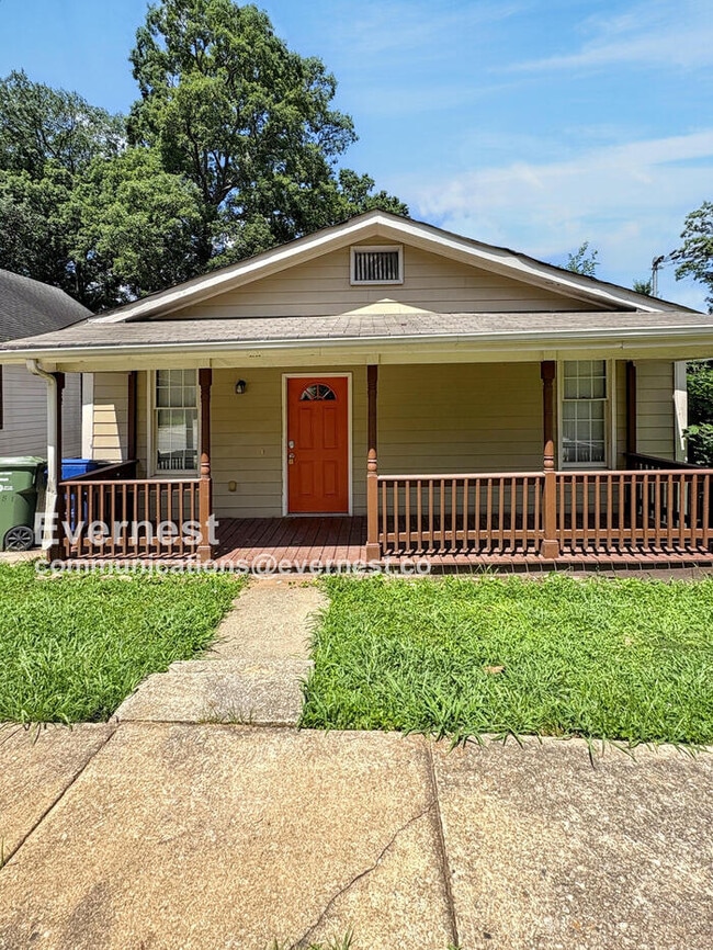 property at 951 Violet St SE