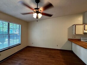 218 White Dr in Tallahassee, FL - Building Photo - Building Photo