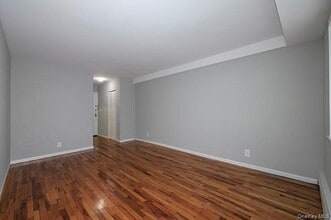 985 Oceanfront in Long Beach, NY - Foto de edificio - Building Photo