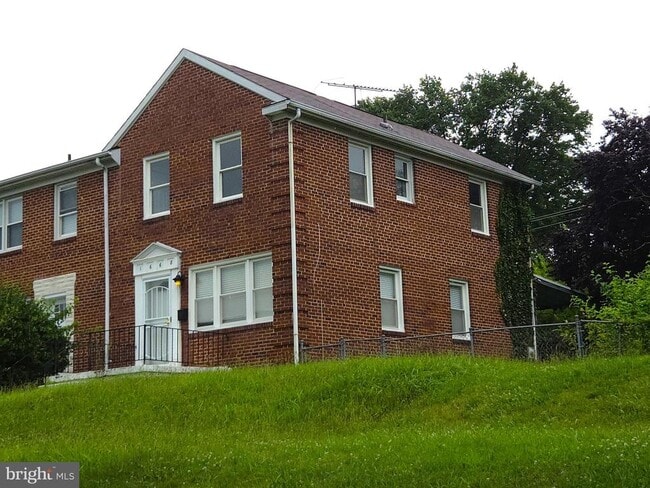property at 1668 Kirkwood Rd