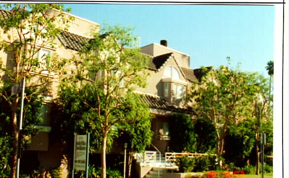 13119 Moorpark St in Van Nuys, CA - Foto de edificio - Building Photo