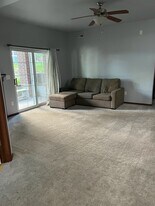1848 W Benton St, Unit Unit 107 in Iowa City, IA - Building Photo