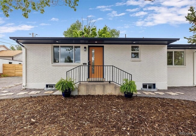property at 5573 S Huron St