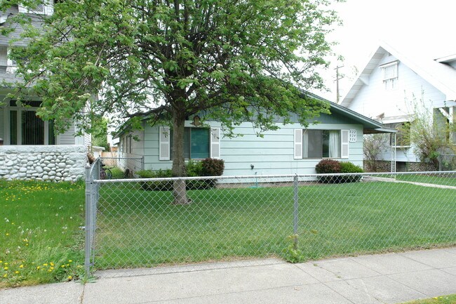 822-826 W Montgomery Ave in Spokane, WA - Building Photo - Building Photo