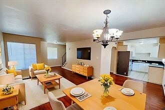 12916 Bloomfield Ave in Norwalk, CA - Foto de edificio - Building Photo