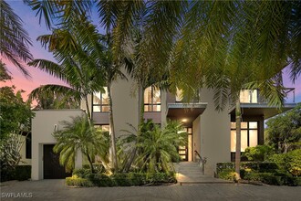 1230 Gulf Shore Blvd S in Naples, FL - Building Photo - Building Photo