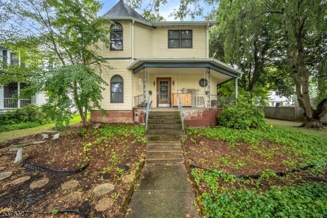 86 W Stewart St in Washington, NJ - Building Photo - Building Photo