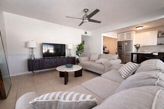 30 NE 26th St in Wilton Manors, FL - Building Photo - Building Photo