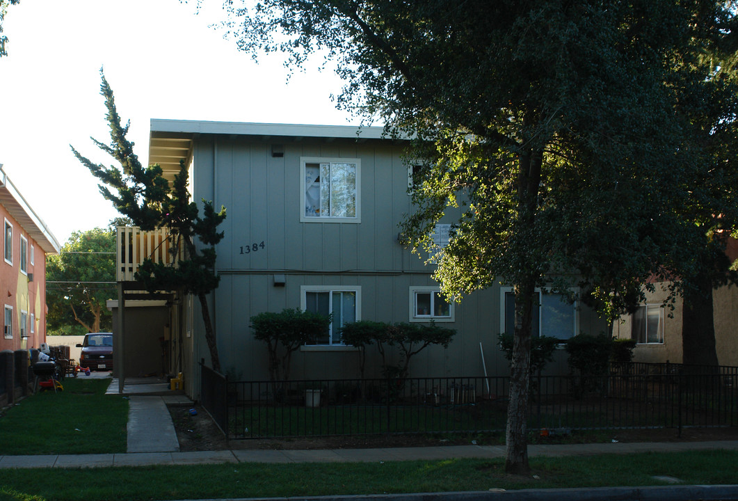 1384 Dubert Ln in San Jose, CA - Building Photo