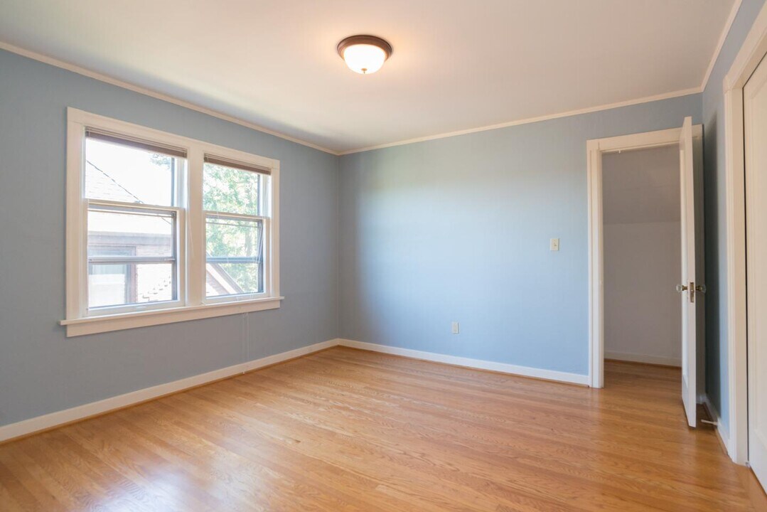 721 W Florentia Pl in Seattle, WA - Foto de edificio