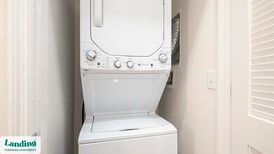 5256 International Dr, Unit 476 in Orlando, FL - Building Photo - Building Photo