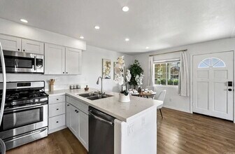 3210 Costa Alta Dr in Carlsbad, CA - Building Photo - Building Photo