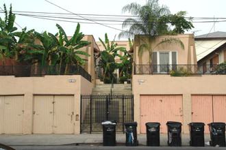 117 Rosemont Ave in Los Angeles, CA - Building Photo - Building Photo