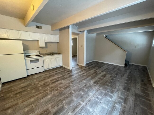 property at 627 W 13th St