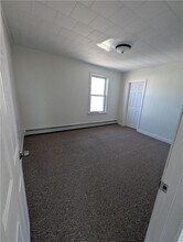 62 Pleasant St in Westerly, RI - Building Photo - Building Photo