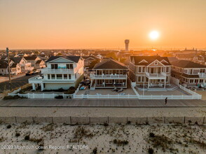 1404 Oceanfront in Lavallette, NJ - Foto de edificio - Building Photo