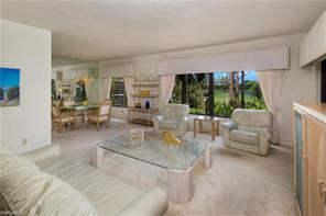 6760 Pelican Bay Blvd-Unit -325 in Naples, FL - Foto de edificio - Building Photo
