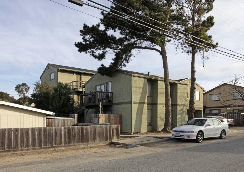 1081 Trinity Ave in Seaside, CA - Building Photo