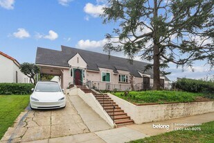 522 Westminster Ave in Alhambra, CA - Building Photo