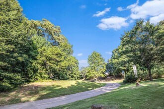 466 Candler St NE in Atlanta, GA - Building Photo - Building Photo