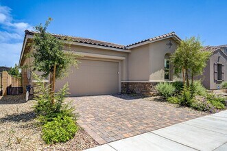 8840 Trotternish Rdg in Las Vegas, NV - Building Photo - Building Photo
