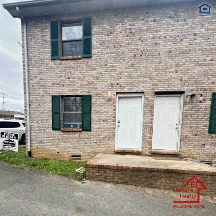 402 Peek Dr in Cookeville, TN - Building Photo