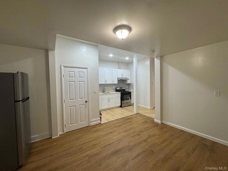 13 Center St, Unit 2 in Middletown, NY - Foto de edificio