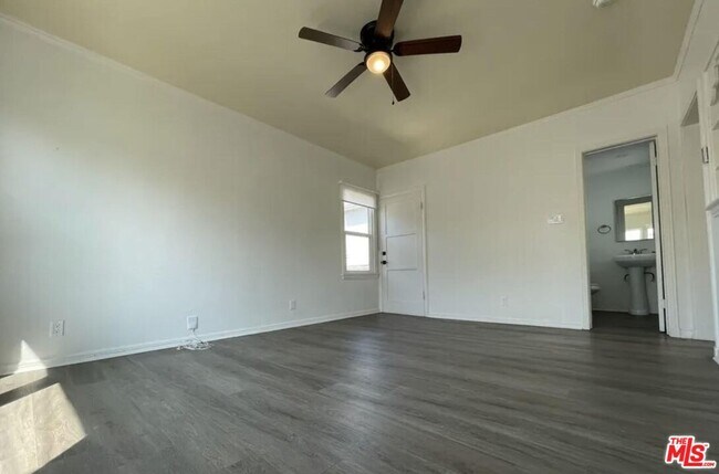 1629 S Wooster St in Los Angeles, CA - Building Photo - Building Photo