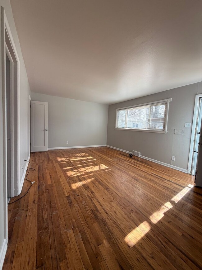 property at 1422 E Buena Ventura St