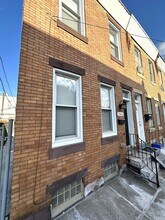 2441 E Oakdale St in Philadelphia, PA - Building Photo - Building Photo