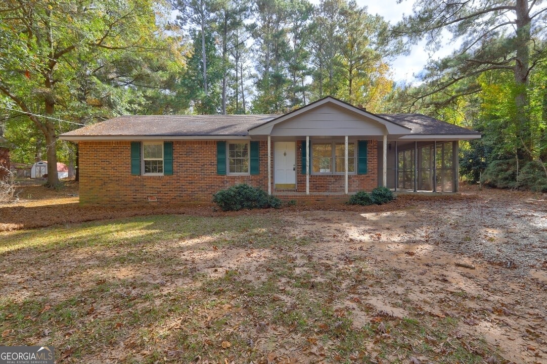 50 Meadow Wood Dr in Covington, GA - Building Photo