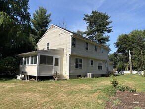 1240 Bronson Rd in Fairfield, CT - Building Photo - Building Photo