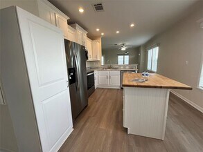 12116 County Rd 769 in Lake Suzy, FL - Building Photo - Building Photo