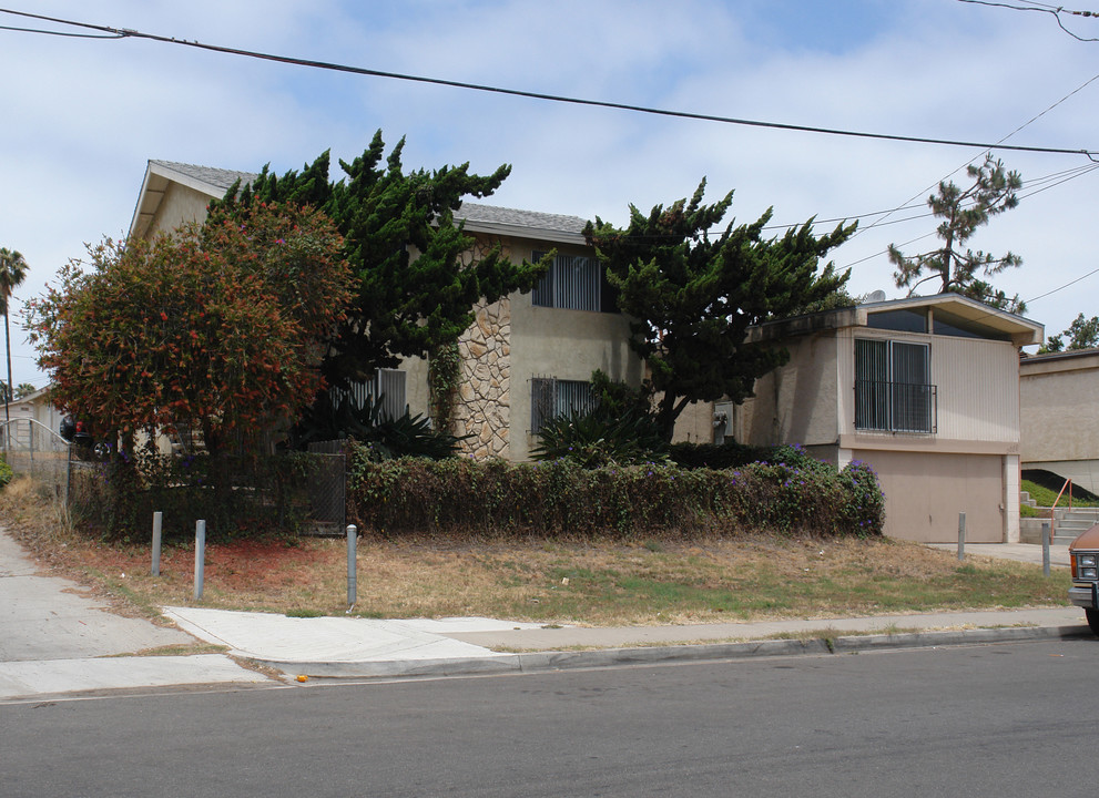 572-574 8th St in Imperial Beach, CA - Building Photo