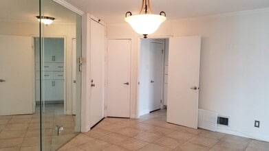 2901 Peninsula Rd, Unit 131 in Oxnard, CA - Building Photo - Building Photo